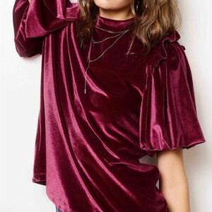 NWT La Miel Short Sleeve Velvet Top